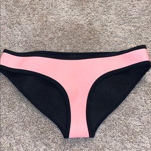 pink and black triangl bikini bottoms